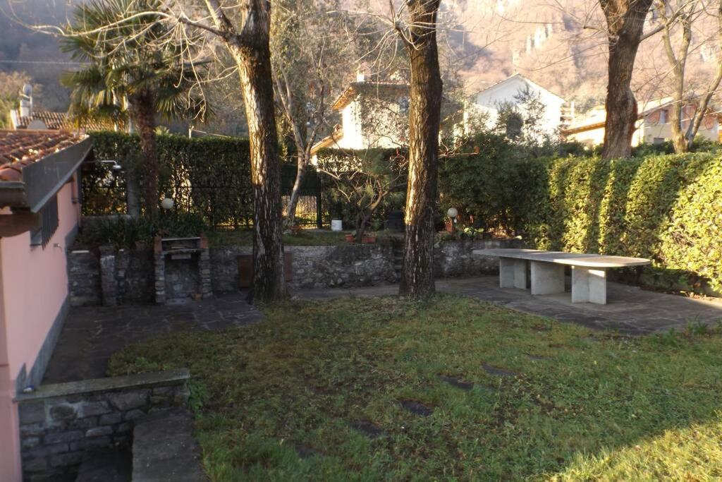 Como Lakeside Cottage - Lakefront Private Garden With Private Access To The Lake Onno Экстерьер фото